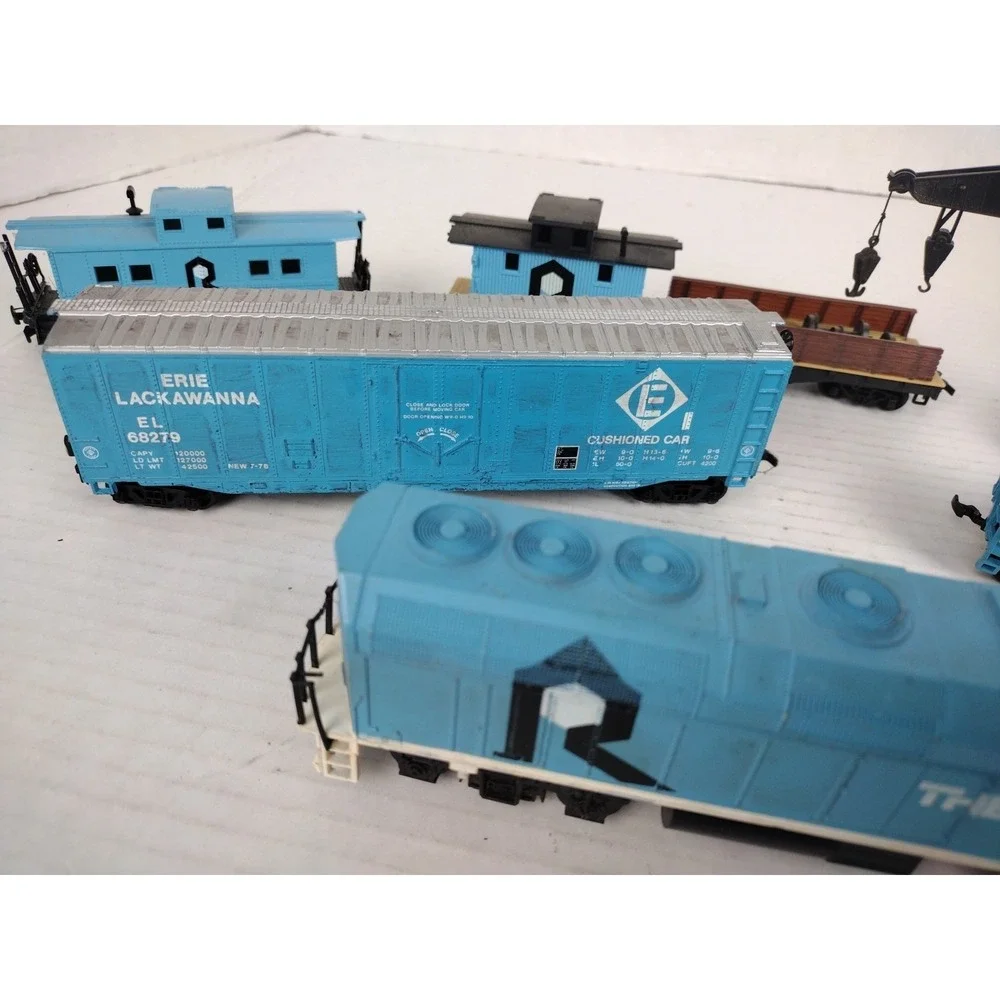Vintage Life-Like Trains HO Scale The Rock 3105 And Santa Fe Lot